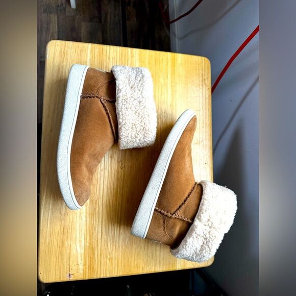 UGG Leather Ankle Boots - Picture 1 of 7